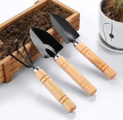 Pack of 3 Gardening tool set Wooden Handle , Set of 3 Piece Garden Tool set, Gardening Tools, extremely High Quality 3pcs / set Mini Garden Tools Wood Handle Stainless Steel Potted Shovel Rake Spade for Flowers Potted Plant